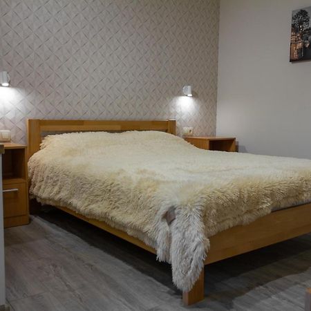 Уютная Vip-Студия В Центре. Vinnitsja Eksteriør billede